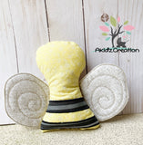 in the hoop bee embroidery design, in the hoop bumble bee embroidery design, in the hoop bee embroidery design, spring embroidery design, bee applique, bumble bee applique, bumble bee embroidery design, ith bee embroidery design, ith bumble bee embroidery design