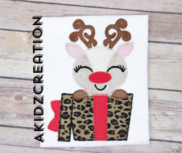 christmas reindeer embroidery design, reindeer embroidery design, reindeer applique, applique, christmas present applique, applique