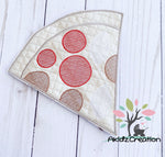 in the hoop pizza pot holder embroidery design, in the hoop pizza design, machine embroidery pizza design, machine embroidery pizza applique, in the hoop pot holder, in the hoop hot pad in the hoop kitchen accessories